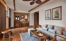 Moevenpick Resort  5*